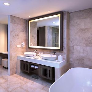 Suite executive